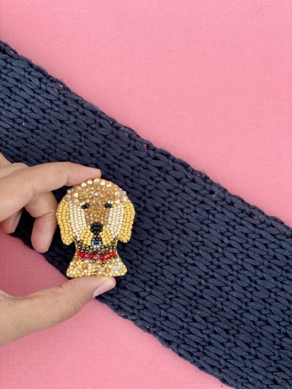 Broche en forma de perro